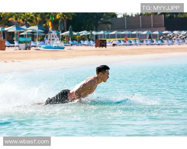 国外足坛巨星展现强健肌肉线条彰显力量与速度完美结合魅力