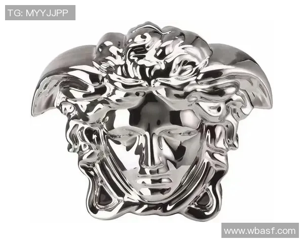 足球明星半边脸壁纸集合展现球场魅力与个性魅力的视觉盛宴